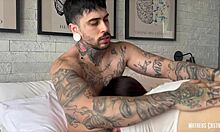 Aluna, addicted to sex, invites her professor for private lessons with Victoria Camargo