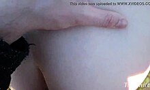 Seks tijdens een wandeling met pijpen en doggystyle