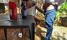 Velho De 60 Anos Safado Fode Uma Garota Num Bar