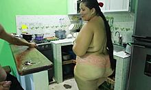 Follando A La Hermana De Mi Novia En La Cocina Con Gran Polla Y Cuckold