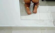 Novinha sucks dick eagerly while parents rest in the next room