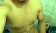 Masturbating nicely with cumshot 😏