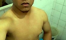 Masturbating nicely with cumshot 😏