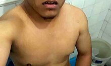 Masturbating nicely with cumshot 😏