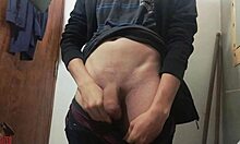 A Comfy Cock-Play in the Bathroom with Monster Cock