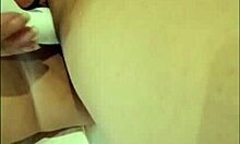 Me masturbo con mi juguete