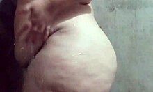 Branquinha bunduda enjoys a steamy solo shower 😍
