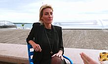 Anouk 30 Ans Une Psychologue Experte En Bite