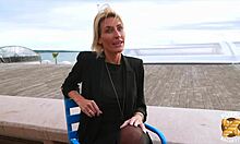 Anouk 30 Ans Une Psychologue Experte En Bite