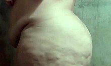 Branquinha bunduda enjoys a steamy solo shower 😍