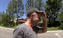 Charlie Ann nagy farkat vesz tini klub beavatáson