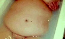 Naked Pussy Play In Bathtub