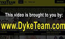 i'm the lezdomina getting eaten out