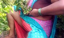 Have you seen this Indian beauty's boobs aunty?
