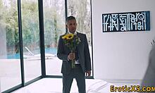 i watch gorgeous teen babe ride, it's so hott