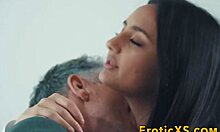 i watch gorgeous teen babe ride, it's so hott