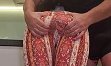 Чукам чистачката за допълнителен бакшиш