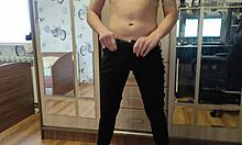 Massage turns into moaning orgasm in her room