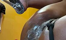 Cream machine fucks pussy and anal in this hot session.