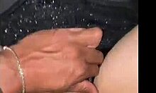 Se corre a chorros mi suegra cuando le meto mi polla enorme en la casa de mi novia milf pussy