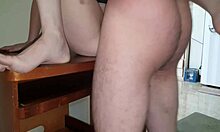 a ruivinha gosta de levantar a saia pra eu meter meu pau na sua buceta apertada