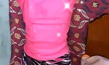 bonneyuwu does her workout routine before recording