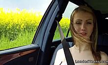 ragazza 18+ bloccata si fa scopare sul cofano all'aperto in pov da coppia arrapata