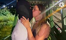 Casada transando em plena via publica via light ao vivo 😍