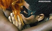 Veľký čierny chuj cucajúci mokrú píču s tryskaním