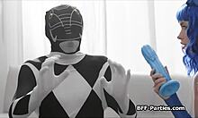 Me Uní a un Cuarteto de Cosplay con Pollas Duras y Dildos Alienígenas para Sexo Grupal Salvaje