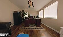 ไวโอเล็ตผอมจากอินเครดิเบิลส์โดนเย็ดบนโต๊ะในคอสเพลย์ชุดฉีก