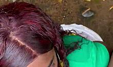 Ayudo a desconocida y ella quería ir al bosque a tener sexo conmigo y casi nos descubren