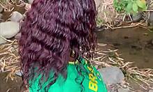 Ayudo a desconocida y ella quería ir al bosque a tener sexo conmigo y casi nos descubren