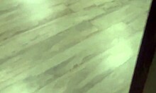 Padrastro Pervertido Y Cochino Descubre A Su Hijastra Urgandose El Culo Despues De Clases Y Se Hace Una Chaqueta A Sus Espaldas