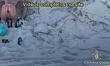 tirei a calcinha no carro e chupei meu amigo