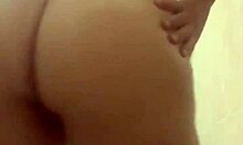 se masturba para mi mientras su cornudo esposo trabaja