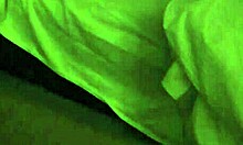 मोटा लड़का गर्लफ्रेंड को फक करता है, वो उसके लंड पर शिकायत करती है