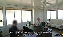 الجميلة البلوند ألي راي تسلم بحماس سيزيها لوكيل القرض الشديد في لقاء خام