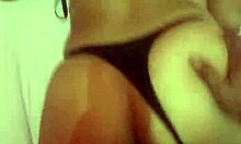 Milf caliente con culo grande se la follan a perrito 😍