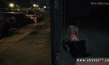 Remaja 18+ berambut perang bernafsu dalam bondage