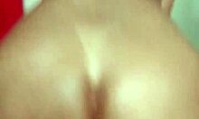 Lovagol a farkon, ül, mindent csinál análisan, de nem hagyja a farkat a punciban