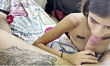 Hermanastra me da una buena mamada mientras estamos solos en casa historia completa