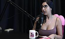 her live leaked on xvideos, she was undervalued in marriage, gave tips for beginners, and personal life repressed - renatinha melo on sheer red 😔