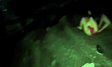 Eu e meus amigos fudemos a buceta da novinha no meio da rua enchemos ela de porra na cara da vadia