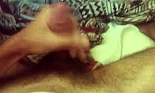 Moreno Gostoso Se Masturbando Deitado