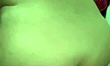 a vadia não se contenta só com b adora arrebentar o rabo numa abobrinha grande e grossa até ficar com a borda do cu frouxa