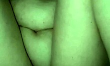 a vadia não se contenta só com b adora arrebentar o rabo numa abobrinha grande e grossa até ficar com a borda do cu frouxa