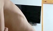 Colegiala rubia venezolana se deja coger en vivo por su novio mientras hace un live de tik tok