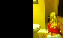 Hot Amateur Blonde Shakes Her Big Ass on Webcam Privately