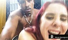 Peguei O Negão Tomando Banho E Ele Gozou Na Minha Buceta